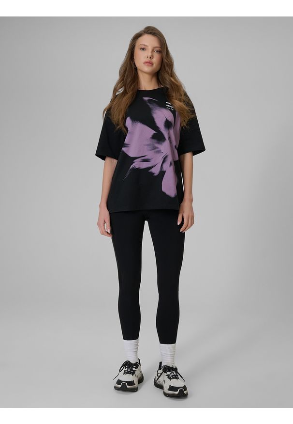 4f - 4F T-shirt loose z nadrukiem damski - czarny XS. Okazja: na co dzień. Kolor: czarny. Materiał: dzianina. Wzór: nadruk. Styl: elegancki, casual