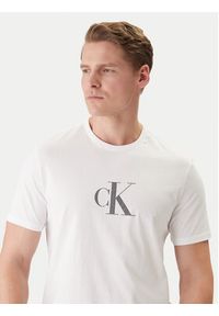 Calvin Klein T-Shirt LV04RF853G Biały Regular Fit. Kolor: biały. Materiał: bawełna #3