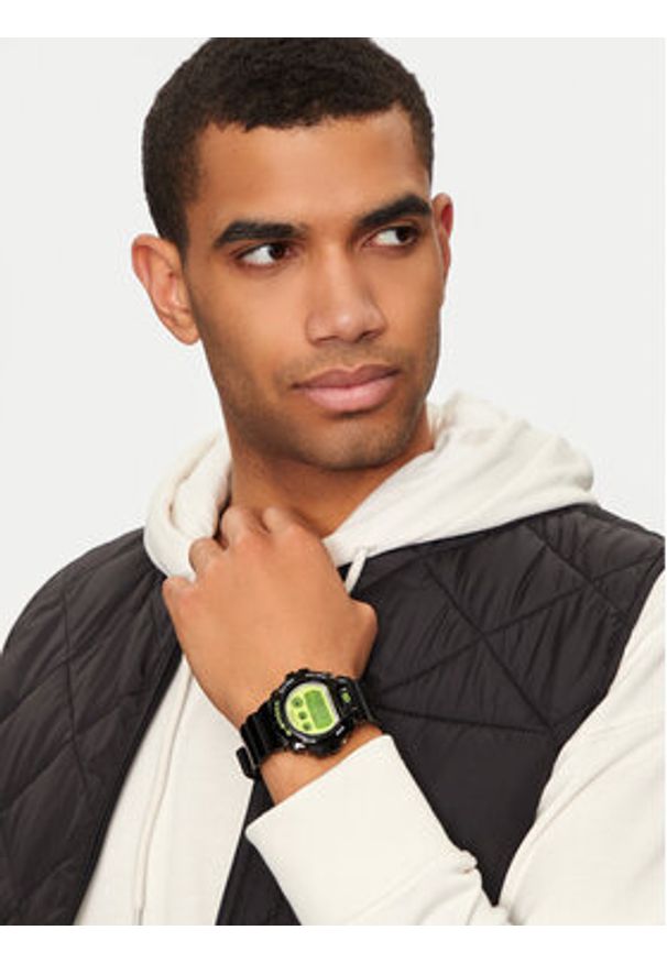 G-Shock Zegarek DW-6900RCS-1ER Czarny. Kolor: czarny