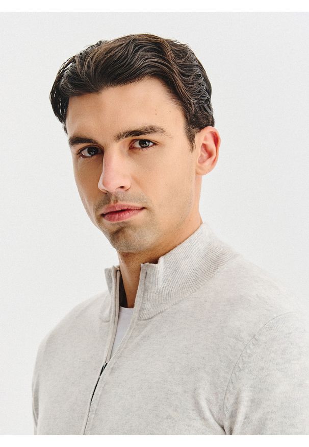 Pako Lorente - PAKO LORENTE - Jasnoszary rozpinany sweter z kieszeniami. Okazja: na co dzień. Kolor: szary. Materiał: wełna, poliamid, bawełna. Styl: casual