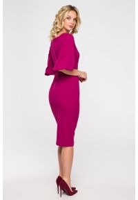 Makover - Sukienka ołówkowa z dekoltem V i bufiastymi rękawami śliwka. Okazja: na randkę. Typ sukienki: ołówkowe. Styl: elegancki, wizytowy #4