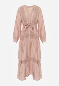 Born2be - Jasnoróżowa Rozkloszowana Sukienka z Wiskozy z Wiązanym Paskiem i Koronką Reivoria. Okazja: na spacer, na co dzień. Typ kołnierza: dekolt w kształcie V. Kolor: różowy. Materiał: wiskoza, koronka. Długość rękawa: długi rękaw. Wzór: koronka. Styl: casual, klasyczny #7