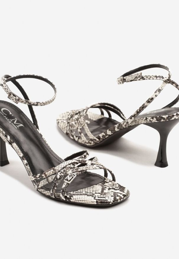 Born2be - Wężowe Sandały na Szpilce z Ozdobnymi Paseczkami i Sprzączkami Daliene. Zapięcie: sprzączka. Kolor: czarny. Obcas: na szpilce. Wysokość obcasa: wysoki