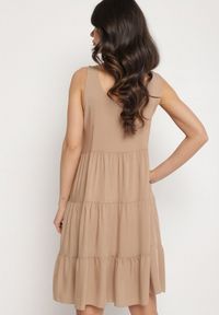 Born2be - Beżowa Sukienka a Rozkloszowana Sukienka na Ramiączkach z Falbanami Criselles. Okazja: na spacer, na plażę. Typ kołnierza: kołnierz z falbankami. Kolor: beżowy. Materiał: bawełna. Długość rękawa: na ramiączkach. Sezon: lato. Styl: elegancki #5