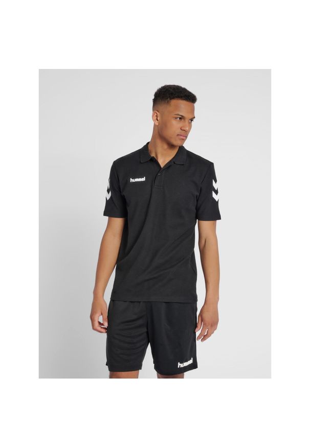 Koszulka tenisowa polo męska Hummel Go Cotton Polo. Typ kołnierza: polo. Kolor: czarny, biały, wielokolorowy. Sport: tenis
