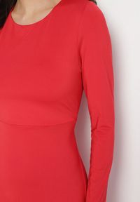 Born2be - Czerwona Rozkloszowana Sukienka z Wiskozą z Odkrytymi Plecami i Wiązaniem Irellisa. Okazja: na co dzień. Kolor: czerwony. Materiał: wiskoza. Styl: elegancki, casual #4
