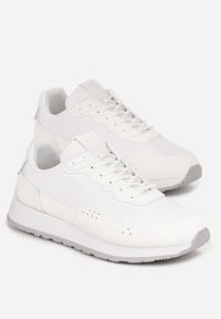 Renee - Białe Sneakersy Zdobione Wstawkami z Imitacji Skóry Fayela. Kolor: biały. Materiał: skóra. Wzór: aplikacja