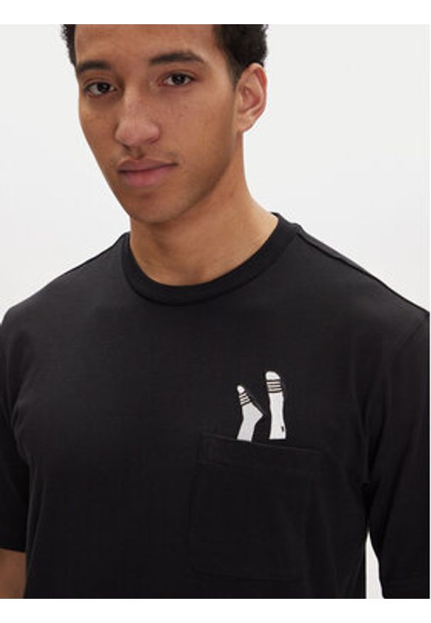 Adidas - adidas T-Shirt Lounge Slides Graphic Pocket JC5283 Czarny Regular Fit. Kolor: czarny. Materiał: bawełna