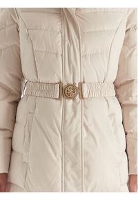 Guess Płaszcz zimowy W5BL29 W2802 Brązowy Regular Fit. Kolor: brązowy. Materiał: syntetyk. Sezon: zima #5