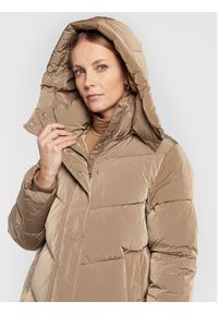 Calvin Klein Płaszcz zimowy Modern K20K204690 Beżowy Regular Fit. Kolor: beżowy. Materiał: syntetyk. Sezon: zima #5