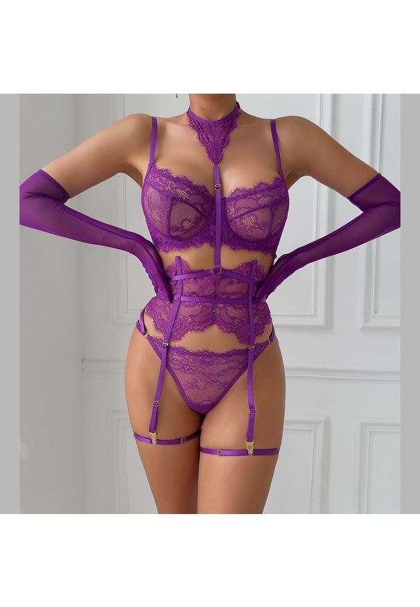Intica - Komplet bielizny z koronką i regulowanymi paskami Godelind. Kolor: fioletowy. Materiał: koronka. Wzór: koronka