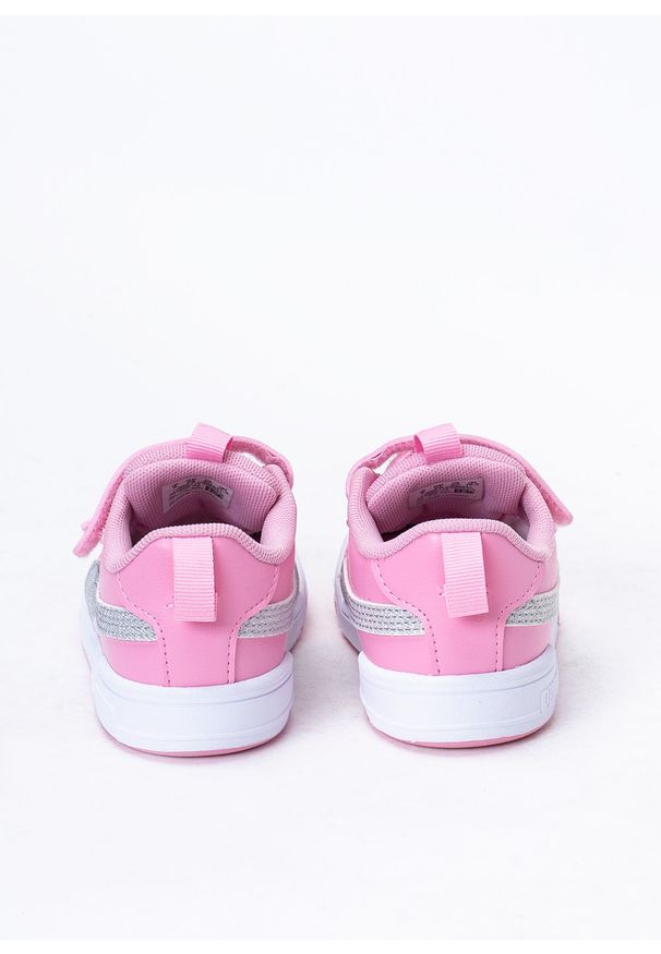 Sneakersy dziecięce różowe Puma Multiflex Glitz FS V INF 384886-02. Okazja: na co dzień. Zapięcie: rzepy. Kolor: różowy. Materiał: syntetyk, materiał. Szerokość cholewki: normalna