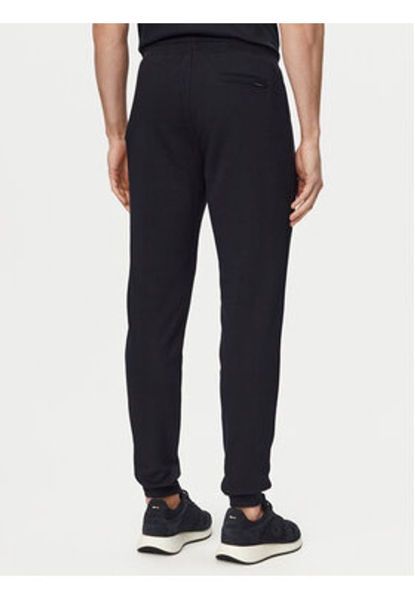 Bugatti Spodnie dresowe 8250-15070E Granatowy Regular Fit. Kolor: niebieski. Materiał: bawełna