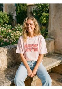 Sinsay - Bawełniana koszulka z napisem - różowy. Kolor: różowy. Materiał: bawełna. Wzór: napisy #1