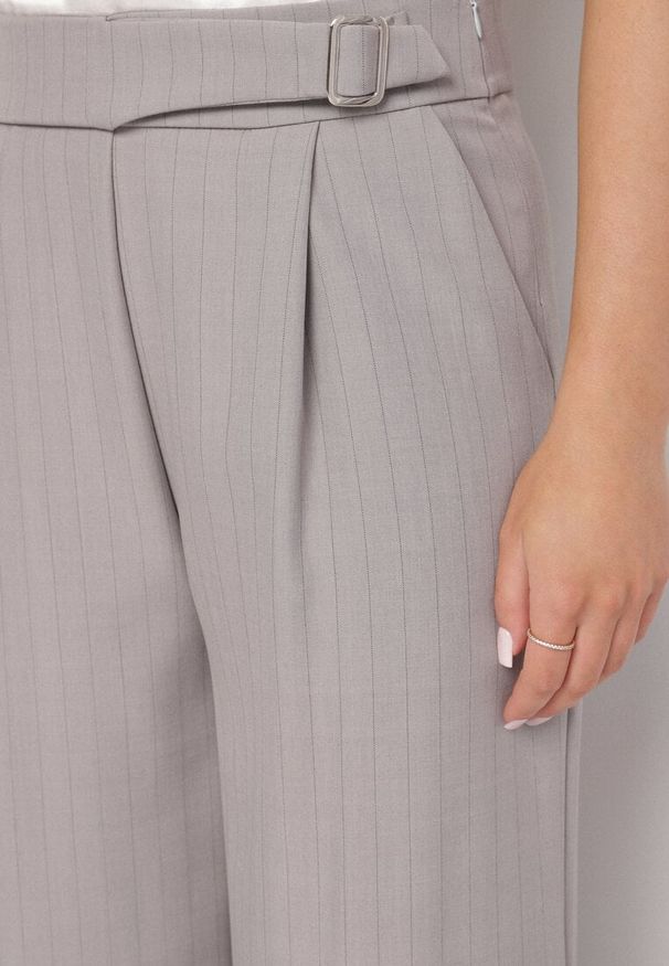 Born2be - Szare Garniturowe Spodnie Szerokie z Wiskozą i Paskiem Ellifira. Okazja: na co dzień, na spotkanie biznesowe. Kolor: szary. Materiał: wiskoza. Styl: biznesowy, elegancki, casual