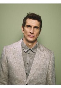 Reserved - Lniana koszula slim fit - brązowy. Kolor: brązowy. Materiał: len #1