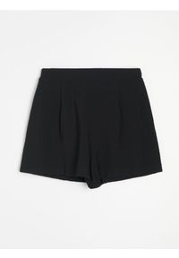 Sinsay - Luźne szorty z wiskozą - czarny. Kolor: czarny. Materiał: wiskoza #1