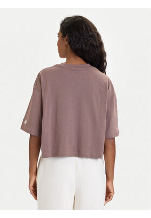 New Balance T-Shirt WT53904 Brązowy Regular Fit. Kolor: brązowy. Materiał: bawełna