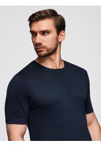 Ombre Clothing - Męska klasyczna dzianinowa koszulka ze ściągaczami– granatowa V1 - Rozmiar: L. Kolor: czarny. Materiał: dzianina. Wzór: gładki, ze splotem. Styl: klasyczny #4