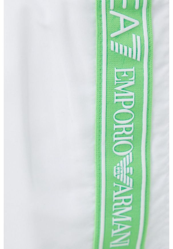 EA7 Emporio Armani szorty kąpielowe kolor biały. Kolor: biały. Materiał: tkanina. Wzór: nadruk