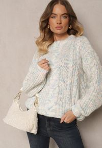 Renee - Jasnobeżowy Sweter z Wełną Ozdobiony Tłoczeniem Ecrisevia. Okazja: na co dzień. Kolor: beżowy. Materiał: wełna. Wzór: aplikacja. Styl: elegancki, casual #4