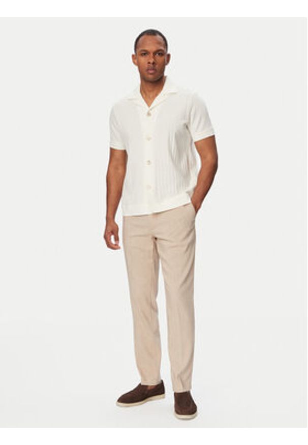 BOSS Spodnie materiałowe Kane1 50557859 Beżowy Regular Fit. Kolor: beżowy. Materiał: syntetyk