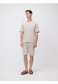 Reserved - T-shirt regular z włóknem bambusowym - beżowy. Kolor: beżowy. Materiał: włókno
