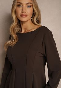 Renee - Brązowa Rozkloszowana Sukienka w Eleganckim Stylu Temilissa. Okazja: na co dzień, na imprezę, na spotkanie biznesowe. Kolor: brązowy. Typ sukienki: rozkloszowane. Styl: elegancki