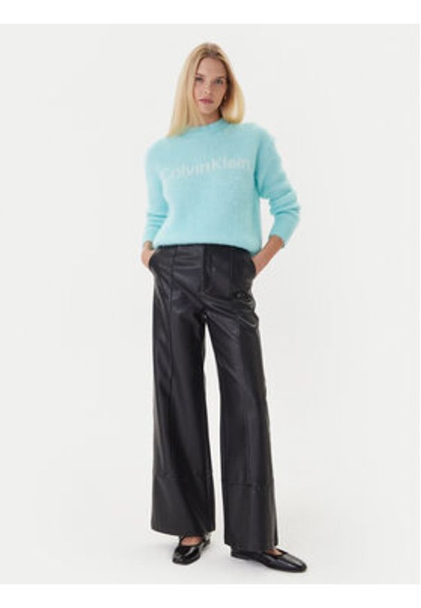 Calvin Klein Sweter LV044D359G Turkusowy Relaxed Fit. Kolor: turkusowy. Materiał: wełna, syntetyk