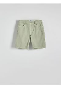 Reserved - Jeansowe szorty regular fit - zielony. Kolor: zielony. Materiał: jeans