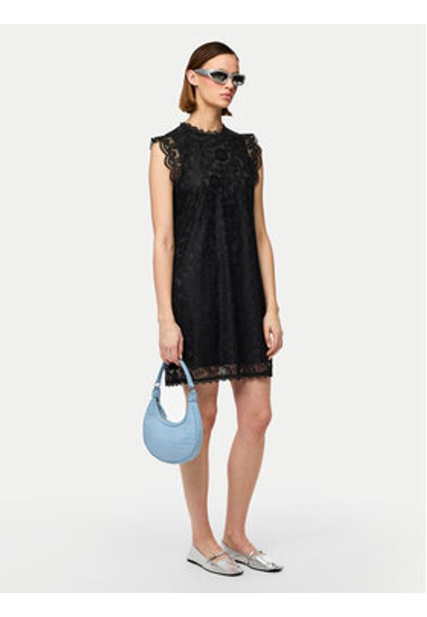 Pieces Sukienka codzienna Olline 17146419 Czarny Regular Fit. Okazja: na co dzień. Kolor: czarny. Materiał: syntetyk. Typ sukienki: proste. Styl: casual