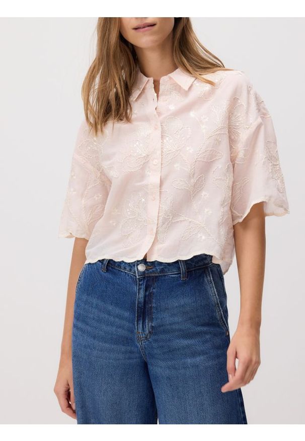 Reserved - Bawełniana koszula z haftem - pastelowy róż. Kolor: różowy. Materiał: bawełna. Wzór: haft