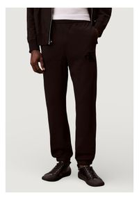 Calvin Klein Jeans Spodnie dresowe 350GSM FLEECE GIFT G Czarny Casual Fit. Kolor: czarny. Materiał: dresówka #1