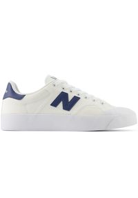 Buty unisex New Balance BB100CNV – białe. Okazja: na co dzień. Kolor: biały. Materiał: guma, materiał, syntetyk. Szerokość cholewki: normalna. Obcas: na platformie