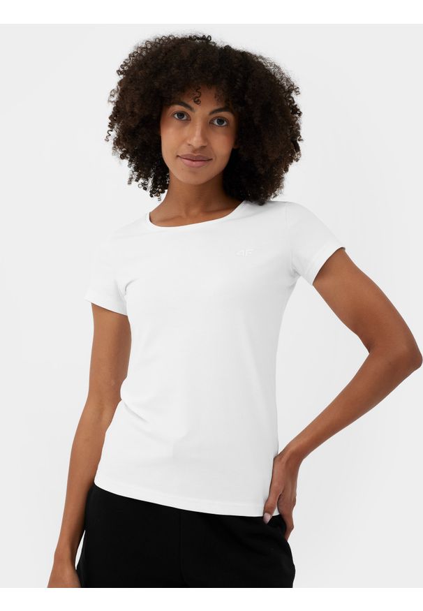 4f - T-shirt regular gładki damski. Kolor: biały. Materiał: bawełna, dzianina. Wzór: gładki