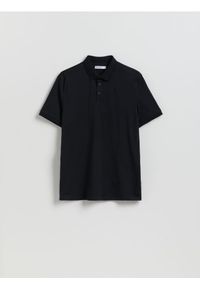 Reserved - Koszulka polo regular fit - czarny. Typ kołnierza: polo. Kolor: czarny. Materiał: dzianina, bawełna