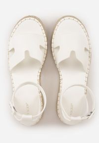 Born2be - Białe Sandały VICES na Grubej Plecionej Podeszwie Meztora. Okazja: na co dzień. Zapięcie: sprzączka. Kolor: biały. Wzór: ażurowy. Sezon: lato. Styl: casual, klasyczny, elegancki #3