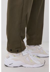 Reebok Classic Spodnie męskie kolor zielony proste. Okazja: na co dzień. Kolor: zielony. Materiał: tkanina. Wzór: gładki. Styl: casual