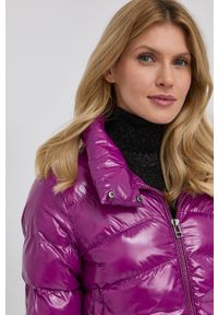 Pinko Kurtka 1G16KU.Y767 damska kolor różowy zimowa. Okazja: na co dzień. Kolor: różowy. Materiał: materiał. Wzór: gładki. Sezon: zima. Styl: casual #3