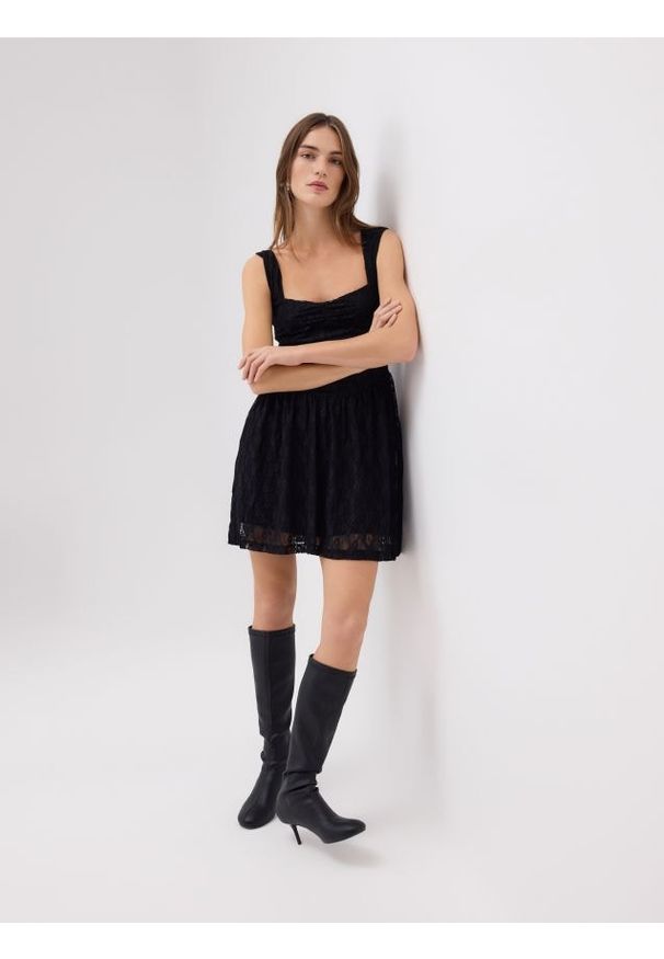 Reserved - Koronkowa sukienka mini - czarny. Kolor: czarny. Materiał: koronka. Długość: mini