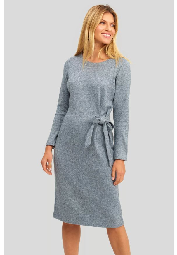 Greenpoint - Dzianinowa sukienka z asymetrycznym wiązaniem. Materiał: dzianina. Typ sukienki: asymetryczne