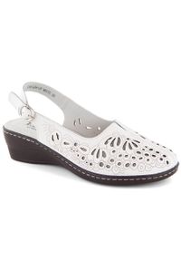 Skórzane komfortowe sandały damskie pełne ażurowe białe T.Sokolski L24-27. Kolor: biały. Materiał: skóra. Wzór: ażurowy