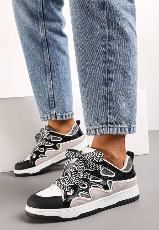 Born2be - Czarne Sneakersy przed Kostkę Podwójnie Sznurowane Luretta. Okazja: na co dzień. Wysokość cholewki: przed kostkę. Kolor: czarny