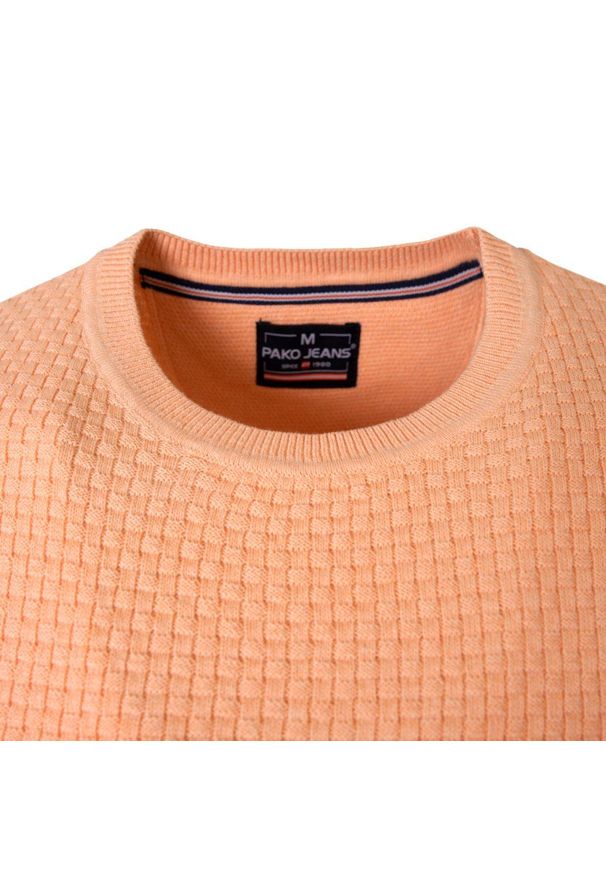Lekki, Męski Sweter Bawełniany - Pako Jeans - Brzoskwiniowy. Okazja: na spotkanie biznesowe, do pracy. Kolor: pomarańczowy. Materiał: bawełna. Styl: biznesowy, klasyczny