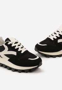 Born2be - Czarne Sneakersy z Szerokim Bieżnikiem i Ozdobnymi Wstawkami Kiridia. Nosek buta: okrągły. Zapięcie: sznurówki. Kolor: czarny. Materiał: materiał. Obcas: na obcasie. Wysokość obcasa: niski #4