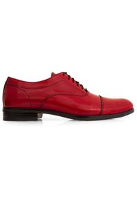 Modini - Czerwone obuwie męskie T158. Kolor: czerwony. Materiał: skóra, syntetyk. Styl: klasyczny, wizytowy #1
