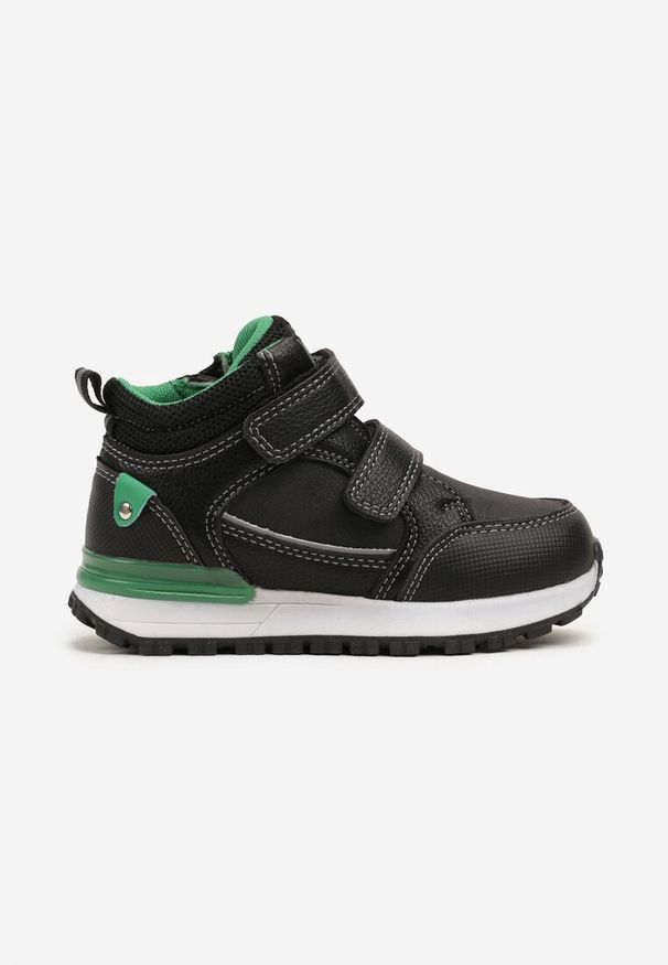 Born2be - Czarno-Zielone Płaskie Botki w Stylu Sneakersów Ozdobione Przeszyciami Derizia. Nosek buta: okrągły. Zapięcie: zamek. Kolor: czarny. Wzór: aplikacja. Styl: klasyczny