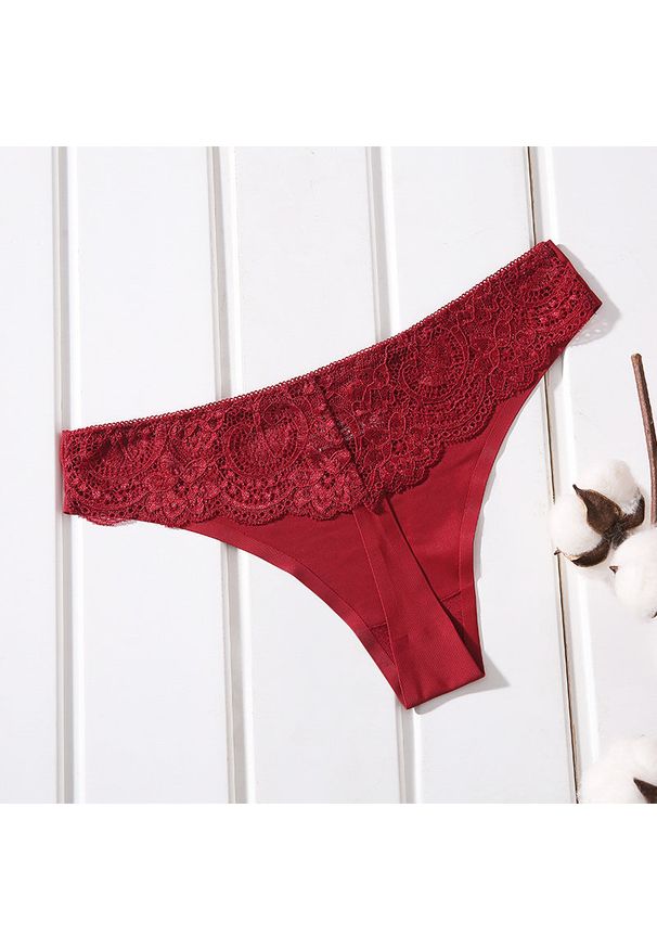 Intica - Stringi bezszwowe z koronkowym wykończeniem Dilek. Kolor: czerwony. Materiał: koronka