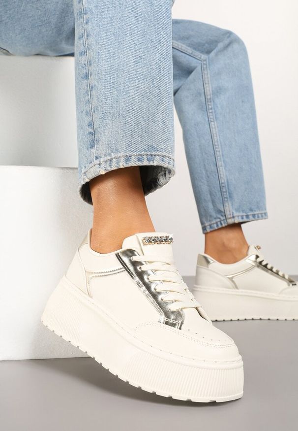 Born2be - Beżowe Sneakersy na Grubej Podeszwie z Ozdobnymi Przeszyciami Tataniel. Okazja: na co dzień. Kolor: beżowy. Materiał: jeans