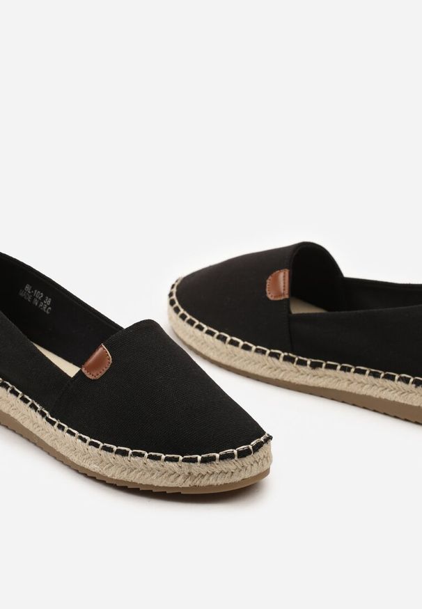 Born2be - Czarne Espadryle na Płaskiej Podeszwie Ozdobione Plecionką z Juty Vethalia. Okazja: na spacer. Zapięcie: bez zapięcia. Kolor: czarny. Materiał: jeans, len. Wzór: aplikacja. Sezon: lato. Obcas: na płaskiej podeszwie